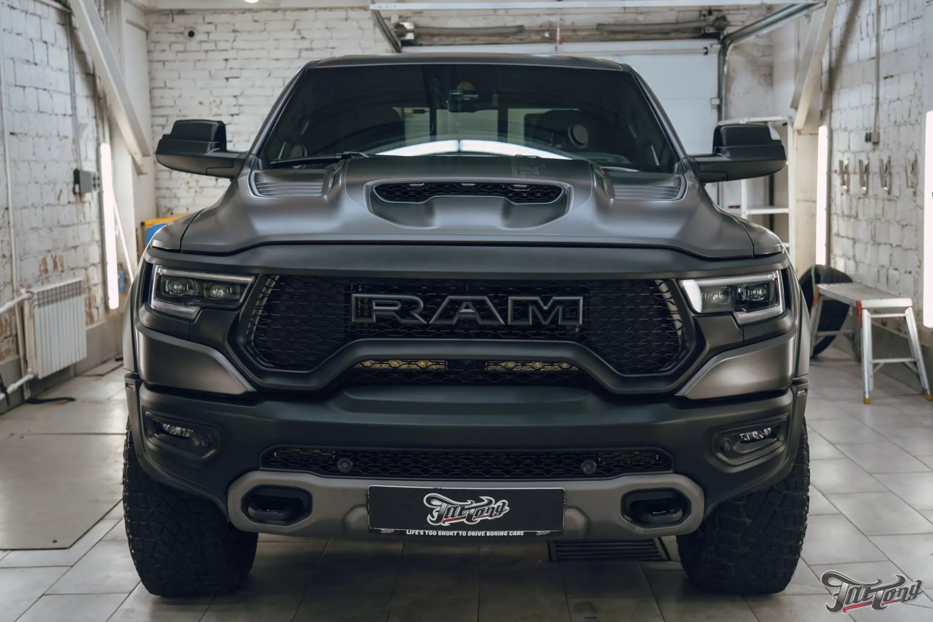 RAM TRX. Комплекс детейлинг-услуг. Подушка под голову